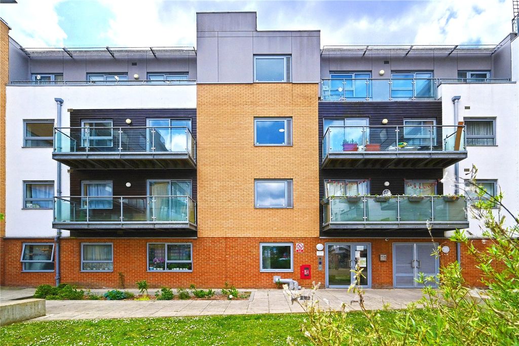 Property photo 1 of 8 Picture No. 14