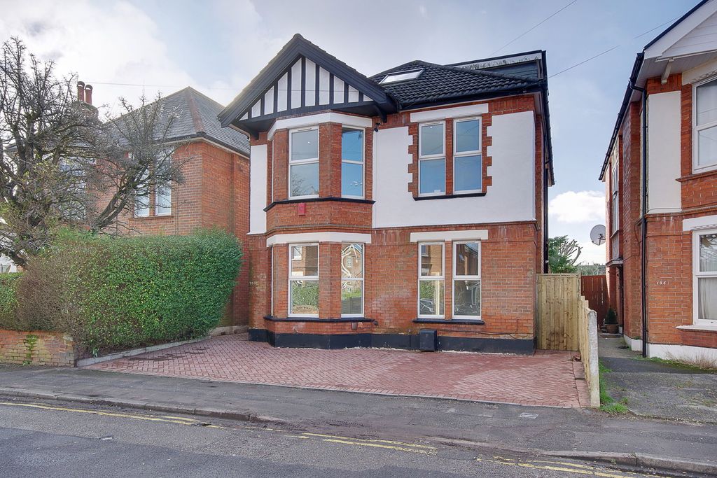 Property photo 1 of 41