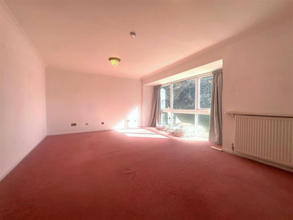 Property photo 3 of 6 Coopers Estate Agents