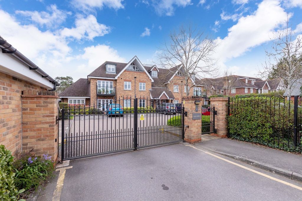 Property photo 2 of 15