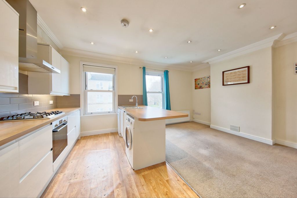 Property photo 1 of 6 Picture No. 08