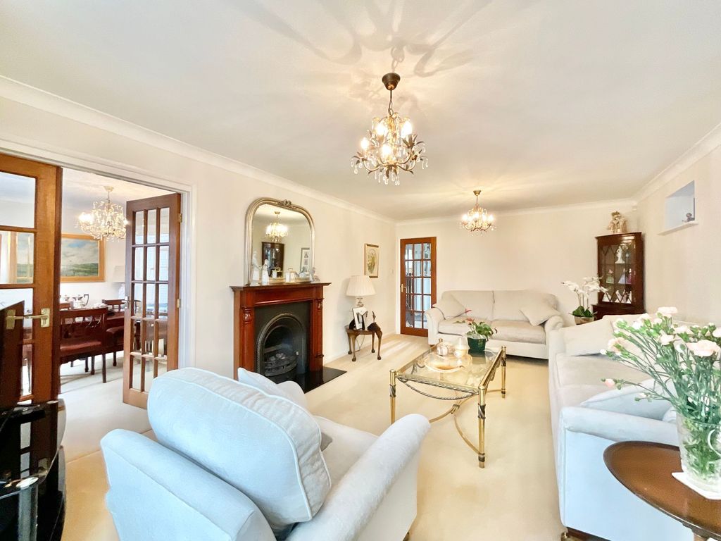 Property photo 2 of 34