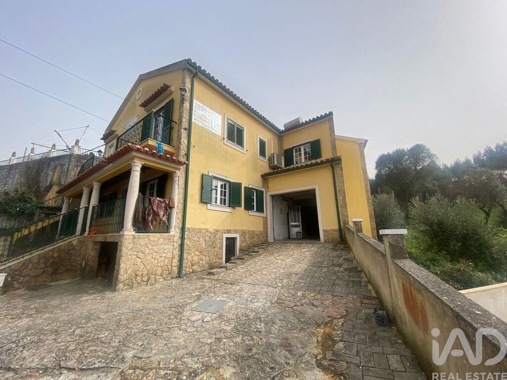 Property photo 2 of 25