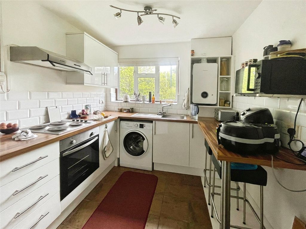 Property photo 2 of 12 Kitchen