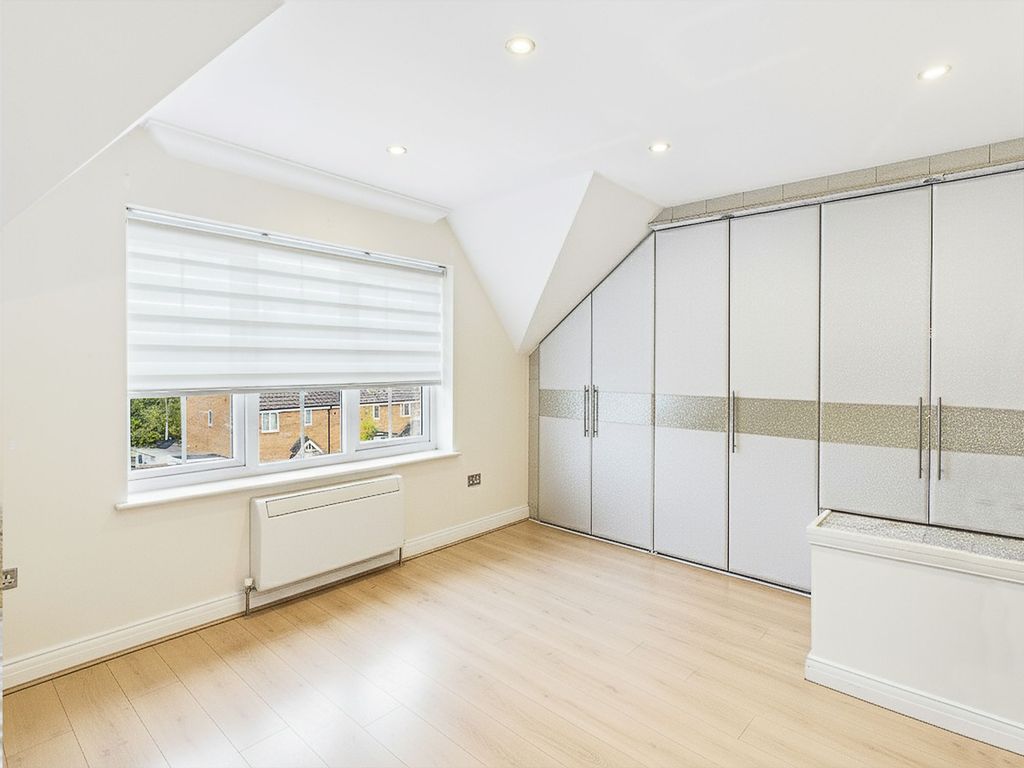 Property photo 3 of 28 Master Bedroom