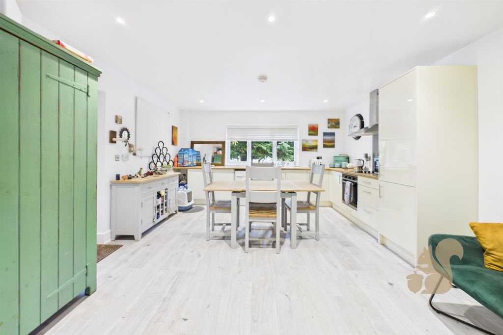 Property photo 2 of 11 Kitchen/Diner