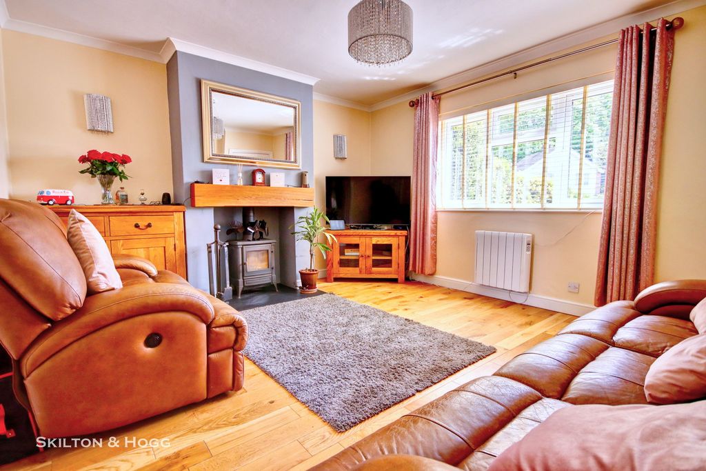 Property photo 2 of 22