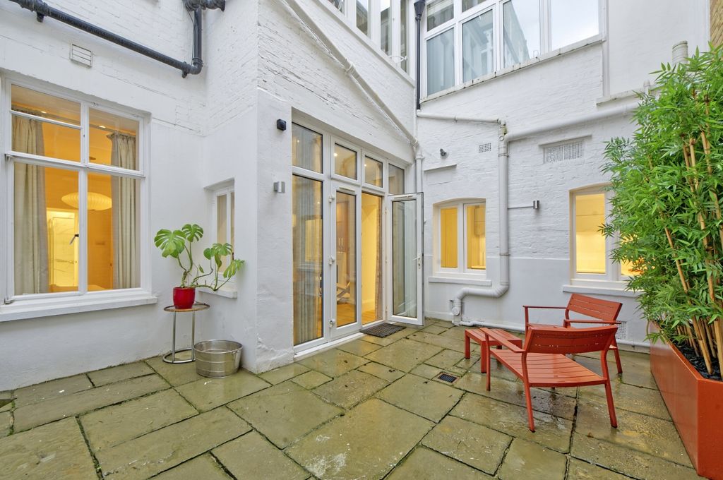 Property photo 1 of 15 Lennox Gardens