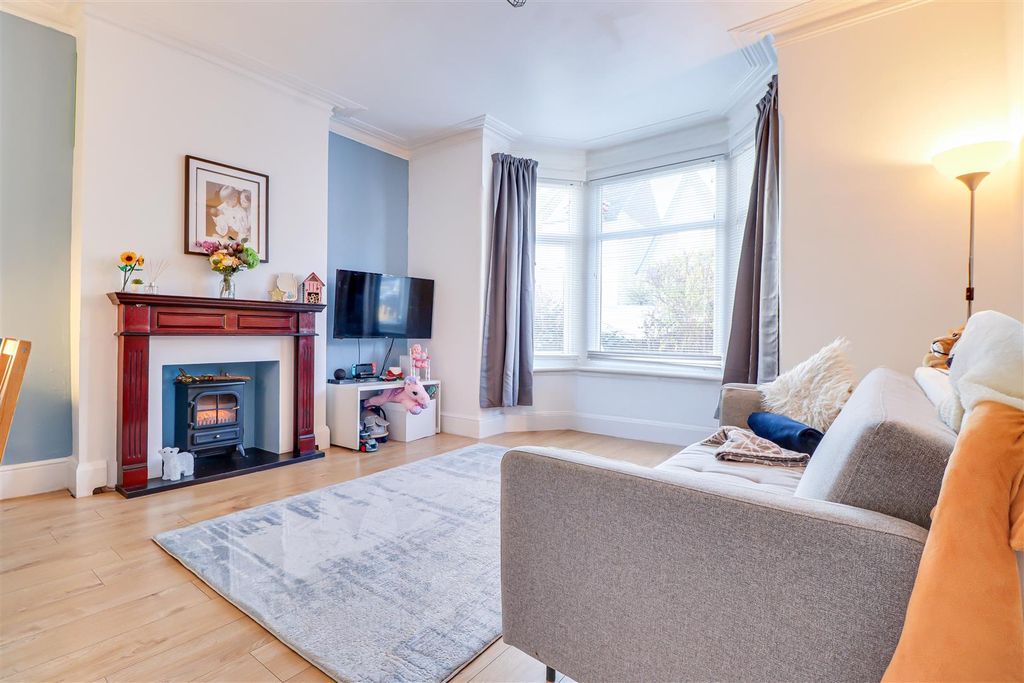 Property photo 3 of 19