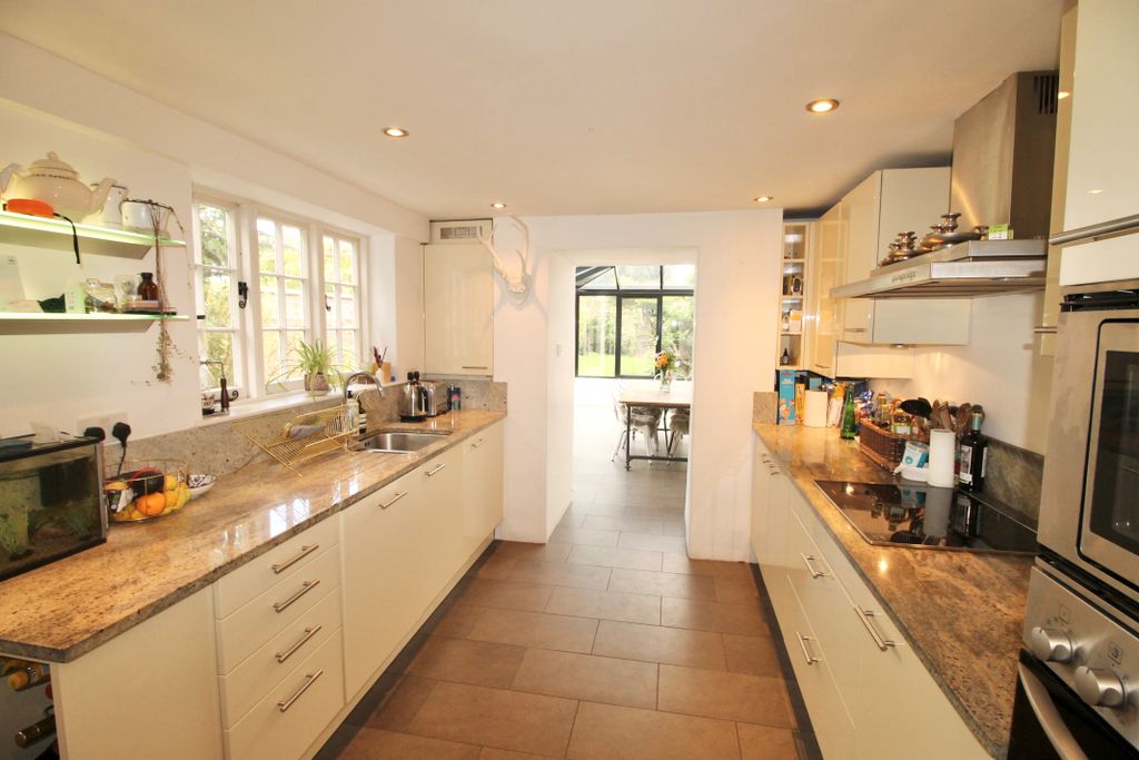 Property photo 3 of 9
