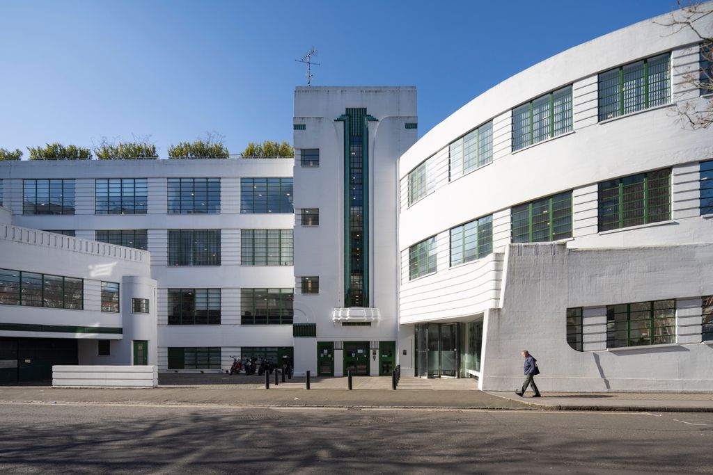 Property photo 2 of 29