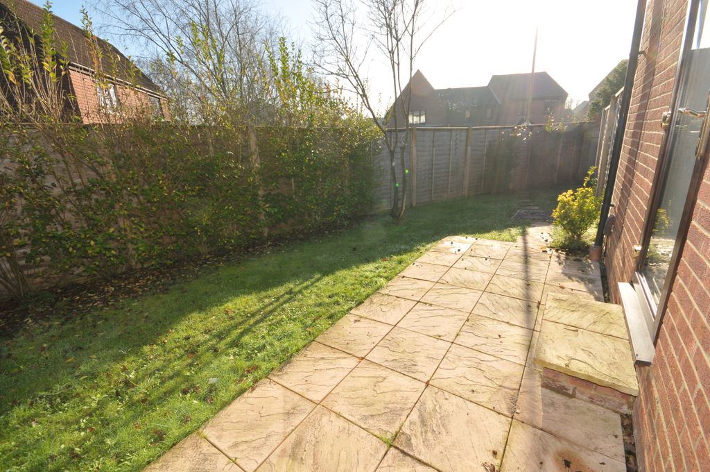 Property photo 2 of 8 Garden