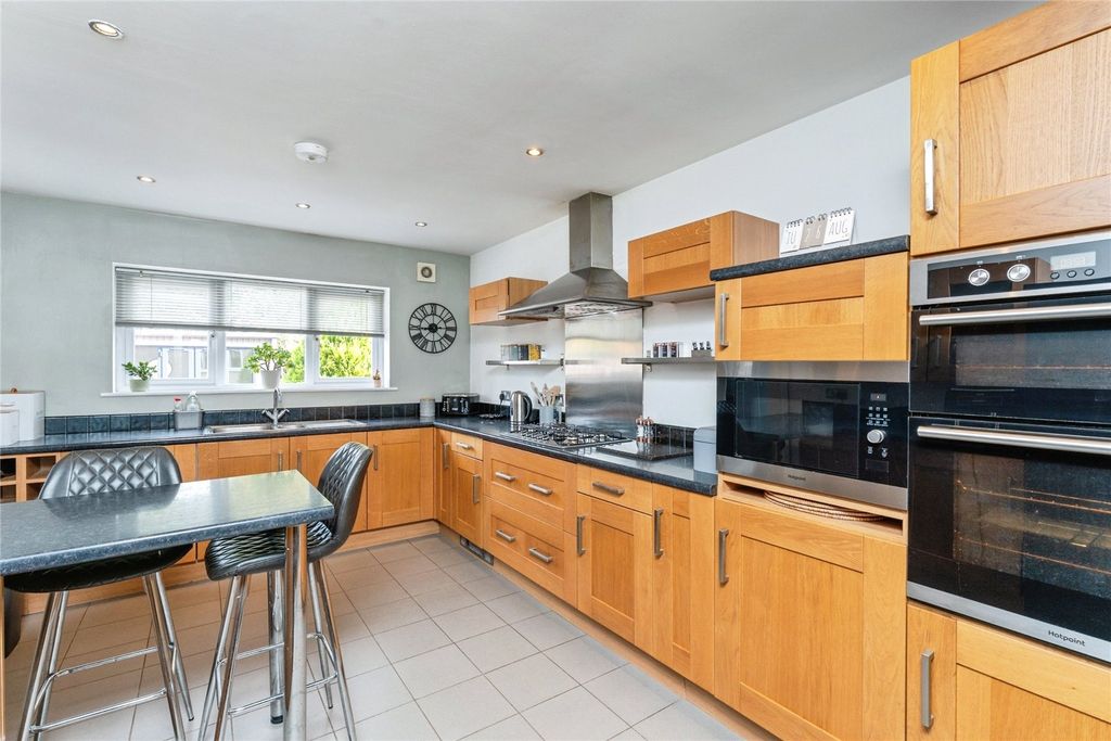 Property photo 3 of 17 Breakfast Kitchen