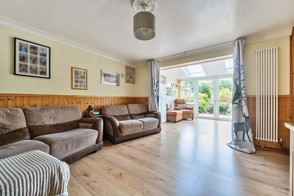 Property photo 2 of 23 1302491-8-68404Af...