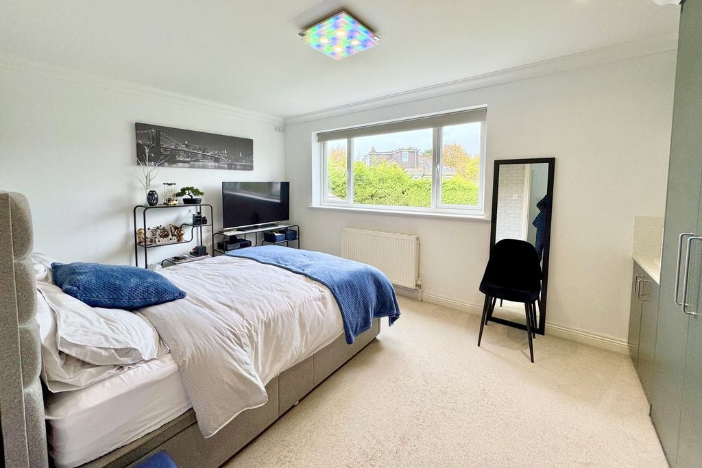 Property photo 3 of 26