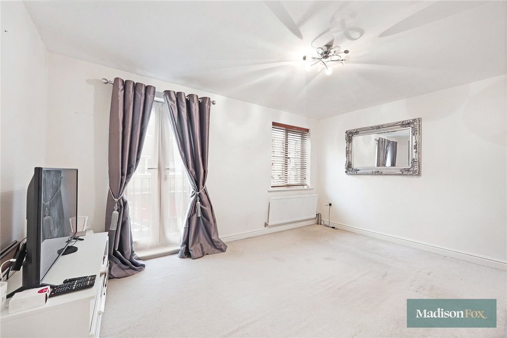 Property photo 3 of 21 Picture No. 09