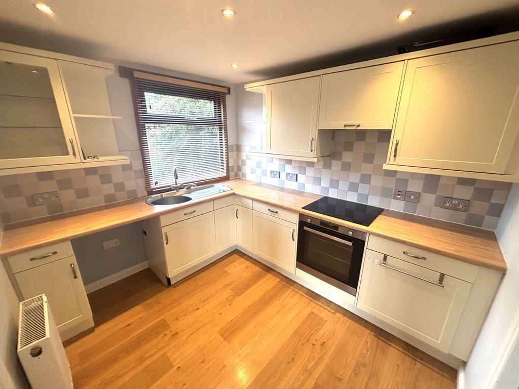 Property photo 3 of 20 Kitchen