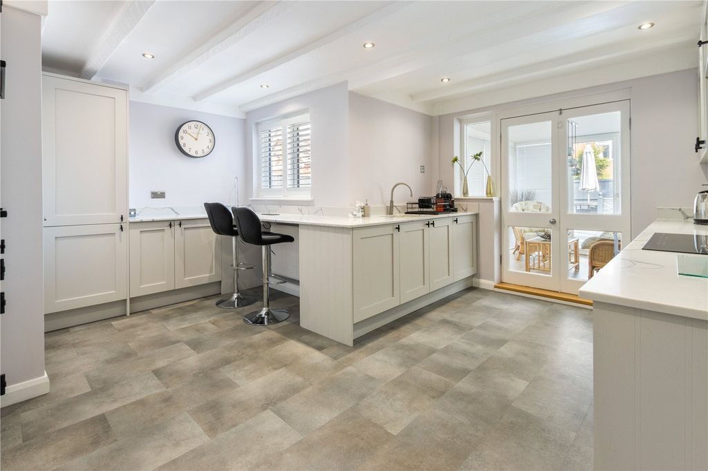 Property photo 2 of 19 Kitchen