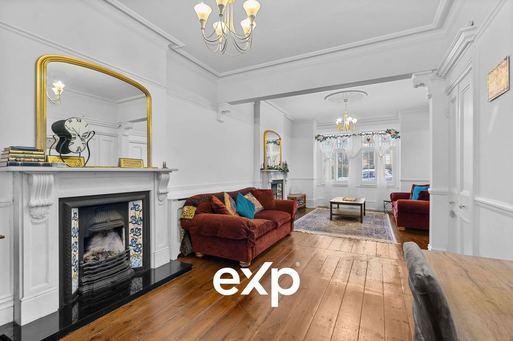 Property photo 3 of 25