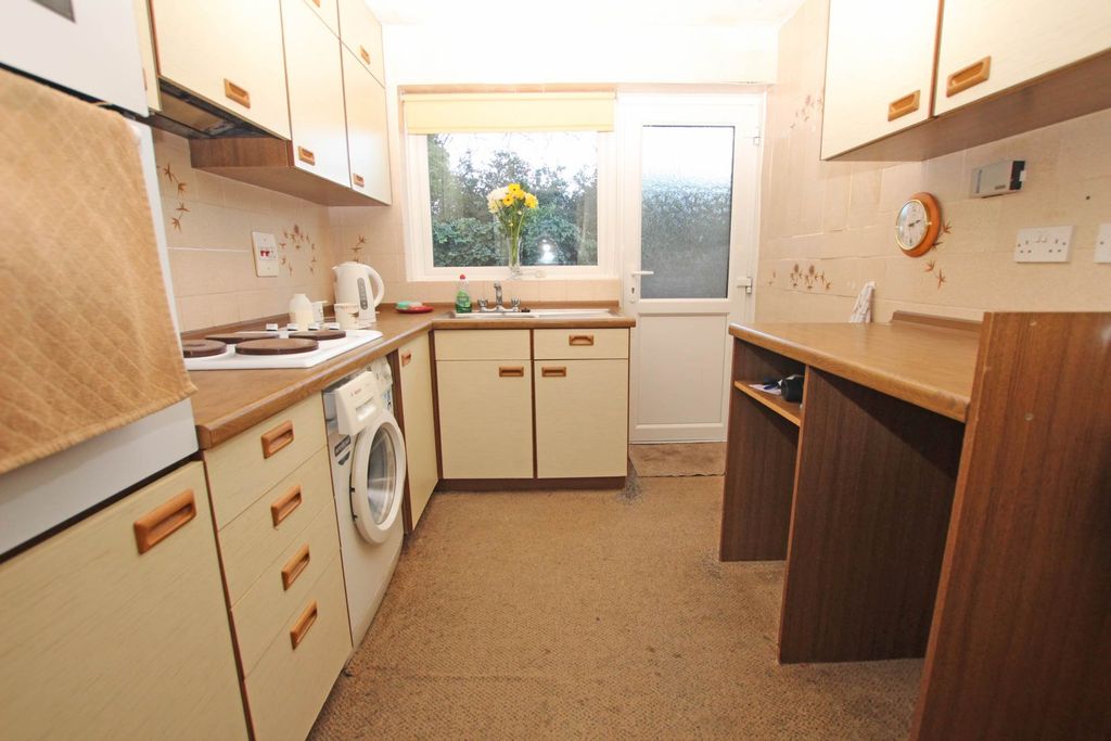 Property photo 3 of 11