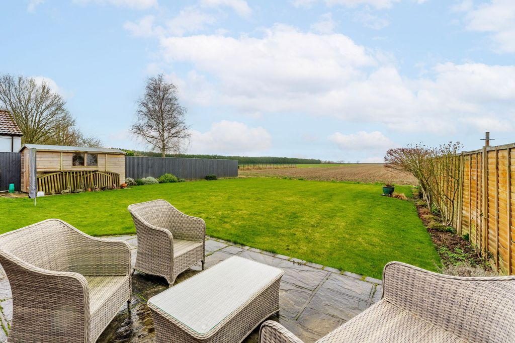 Property photo 2 of 24