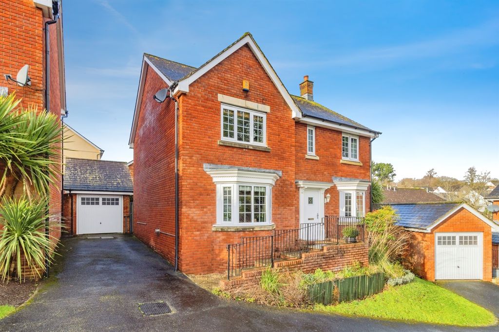 Property photo 1 of 21