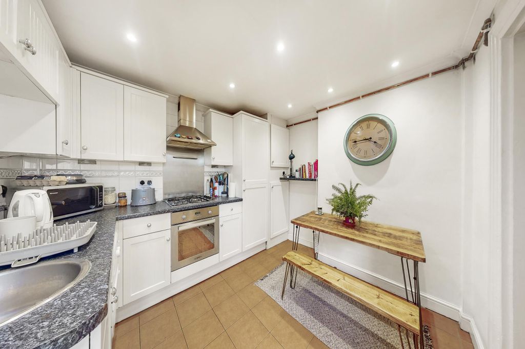 Property photo 3 of 8