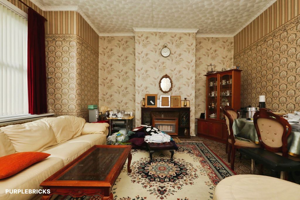 Property photo 2 of 32