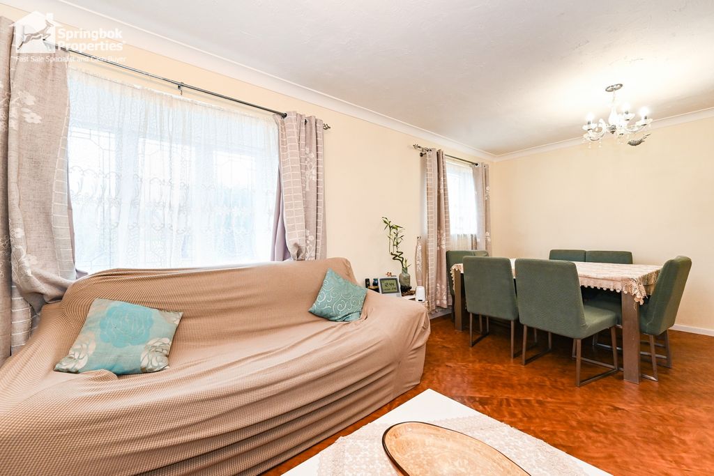 Property photo 3 of 19 Image 2