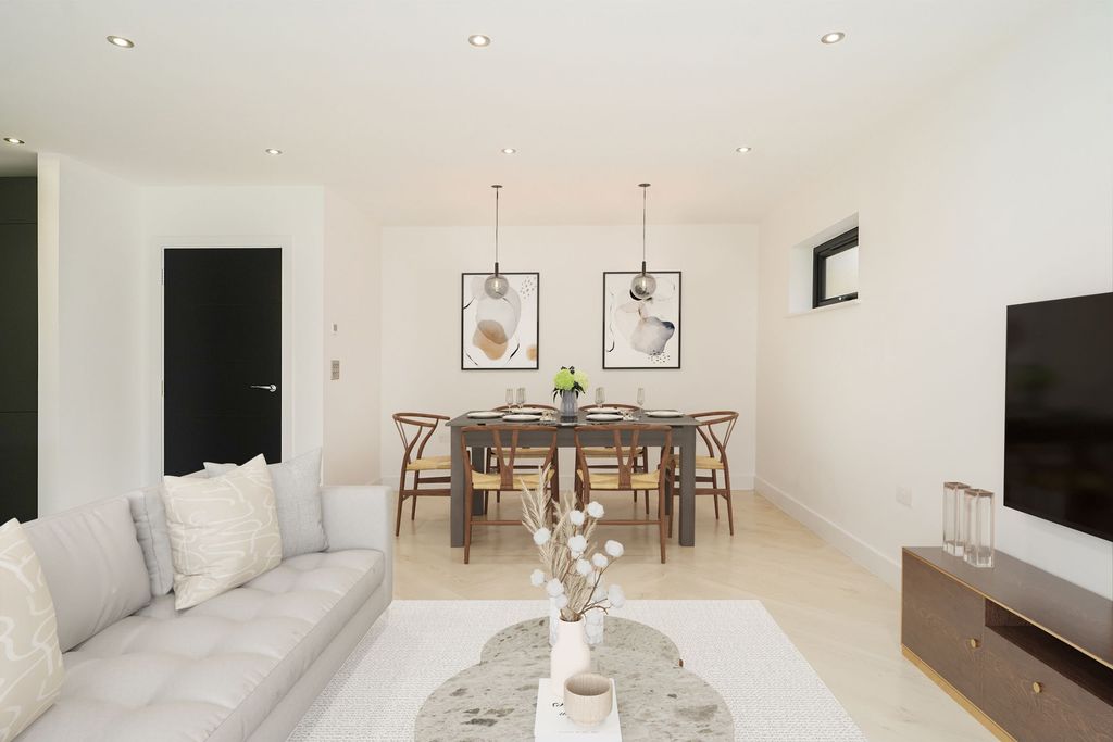 Property photo 3 of 27 Dining Area