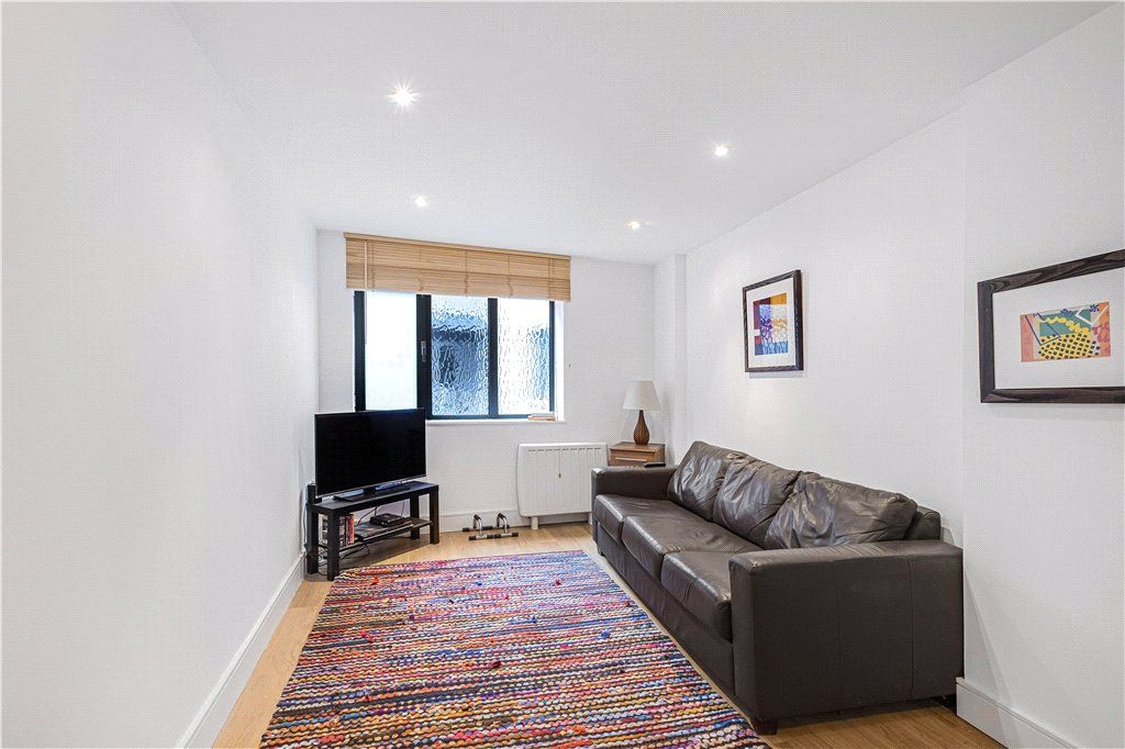 Property photo 1 of 8 Reception Room
