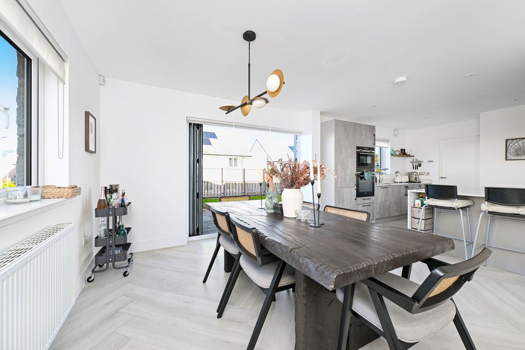 Property photo 3 of 19 Property Image 3