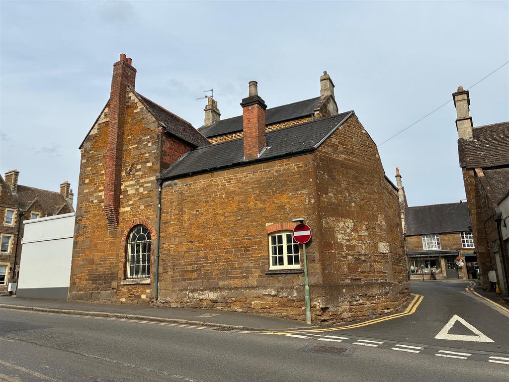 Property photo 2 of 11 N.Jpg