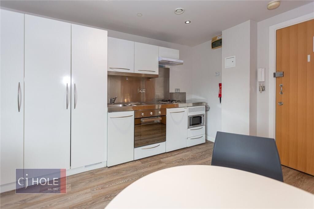 Property photo 1 of 6 Bright And Airy Single Bedroom Featuring A Modern ...