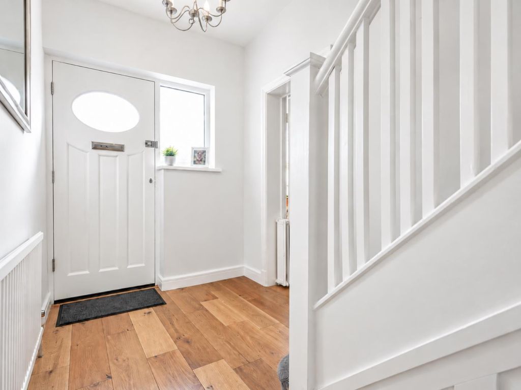 Property photo 3 of 14 Hallway