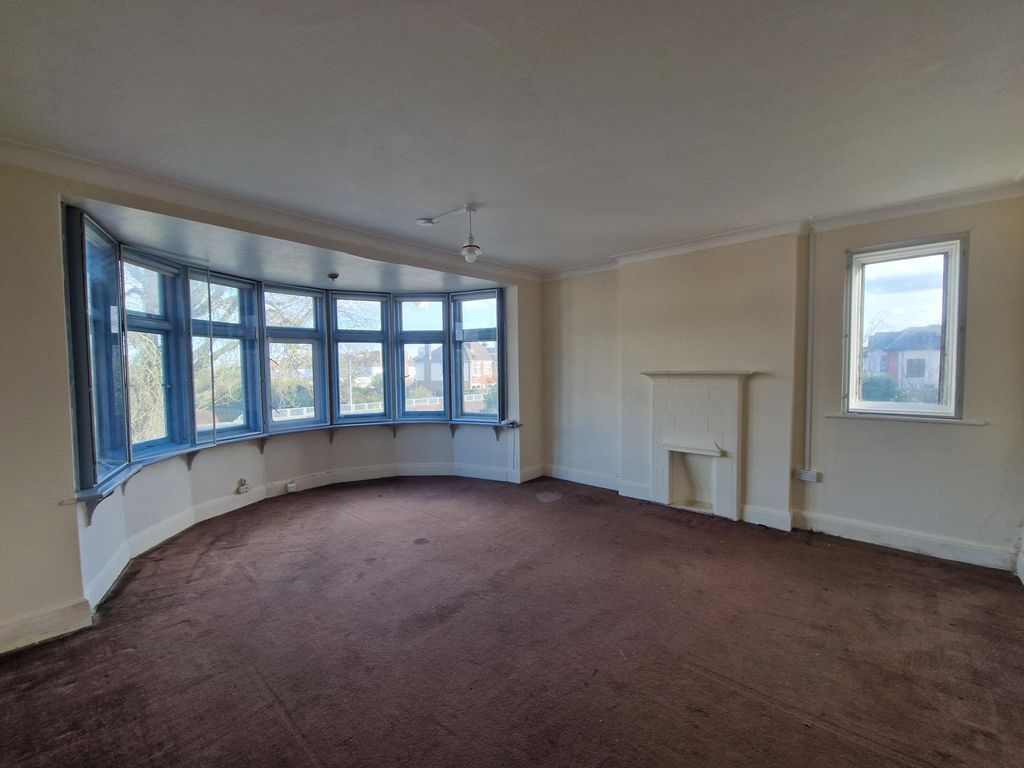 Property photo 1 of 3