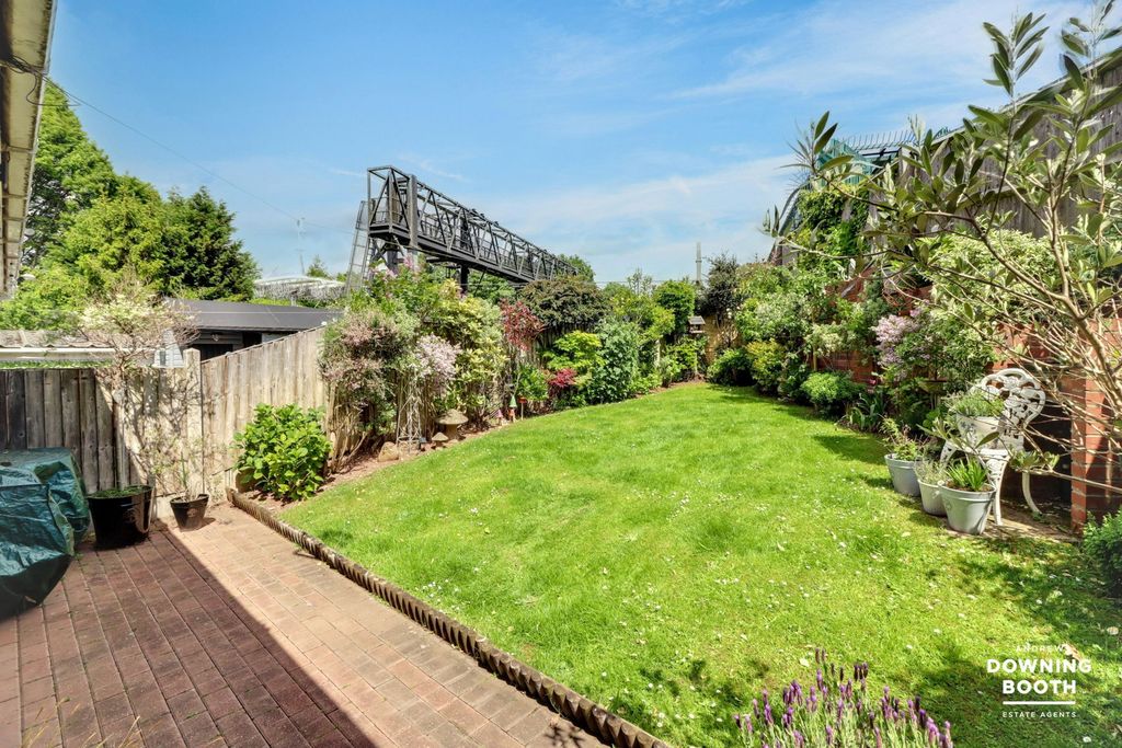 Property photo 2 of 16