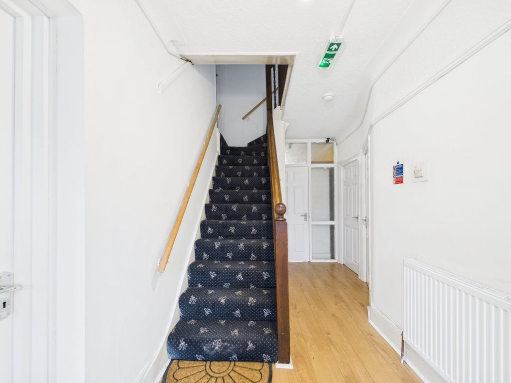 Property photo 3 of 21 Picture No. 02