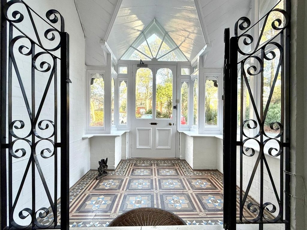 Property photo 3 of 25