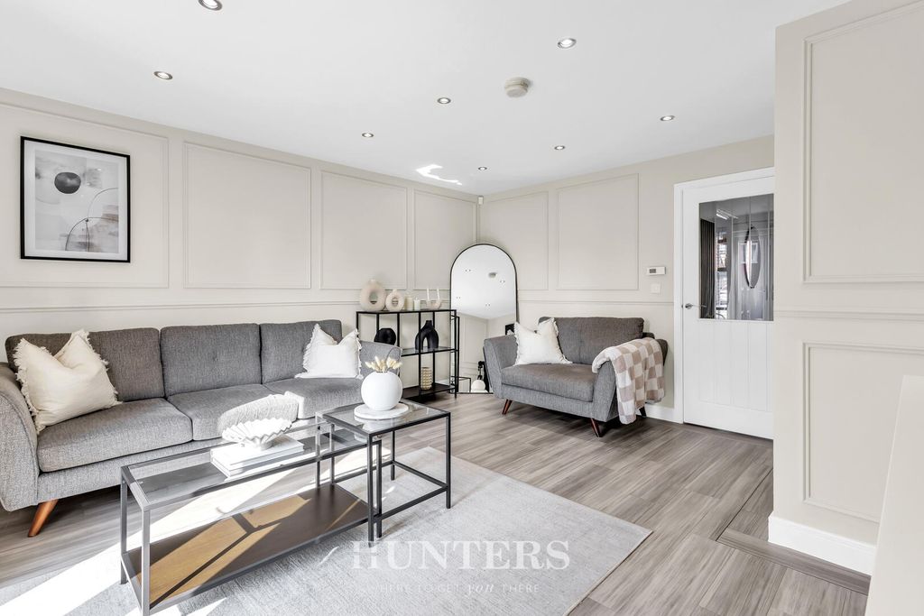 Property photo 3 of 19 Living Room