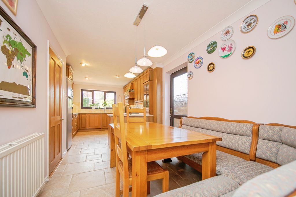 Additional image 8 of 4 bed detached house for saleLeas Road, Clacton-On-Sea CO15