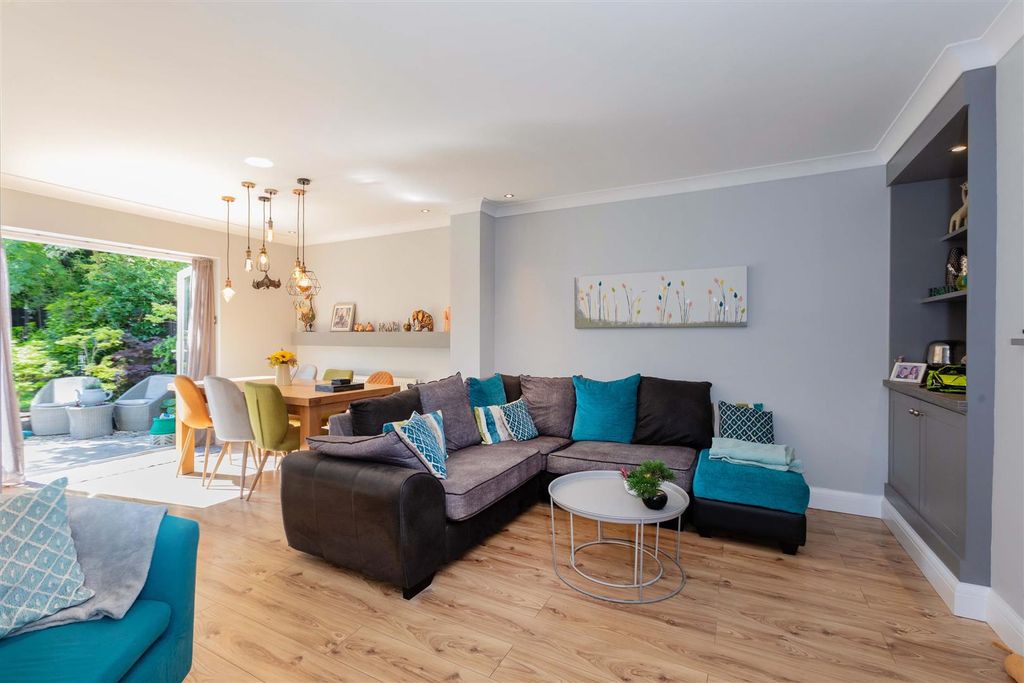 Property photo 3 of 28 7 Spring Lane-14.Jpg