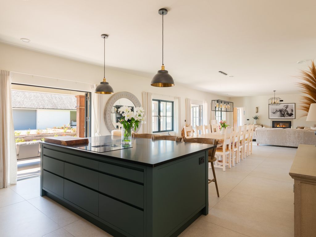 Property photo 3 of 29 Gallery