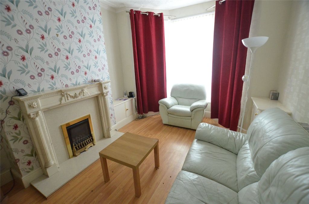 Property photo 2 of 13 Picture No. 17