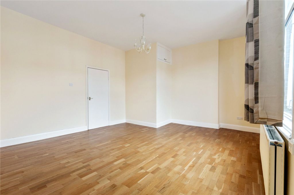 Property photo 2 of 12 Picture No. 02