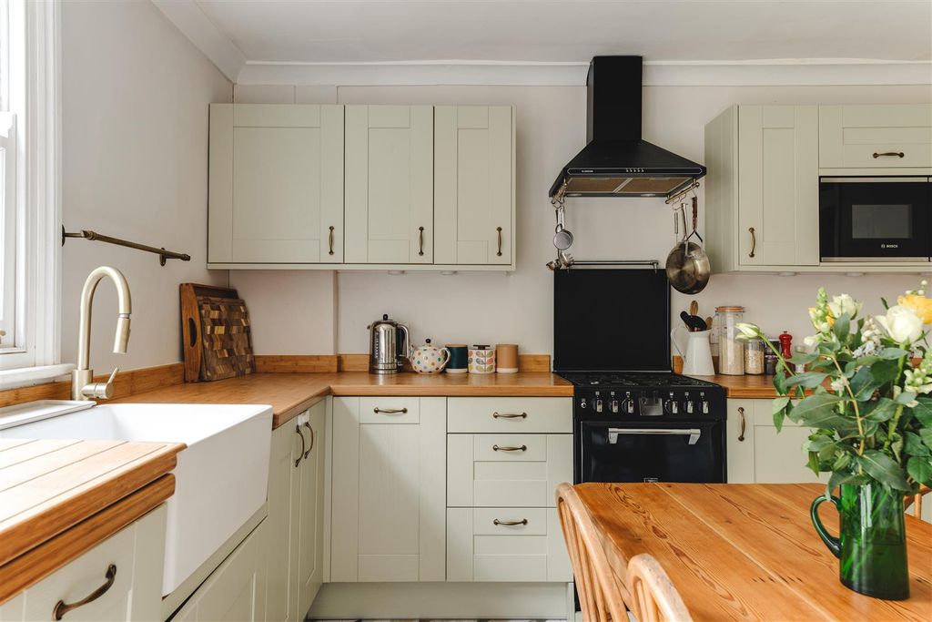 Property photo 3 of 40 Graham Road-16.Jpg
