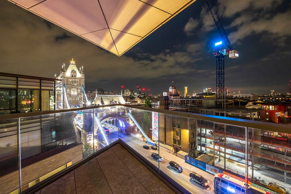 Property photo 2 of 23