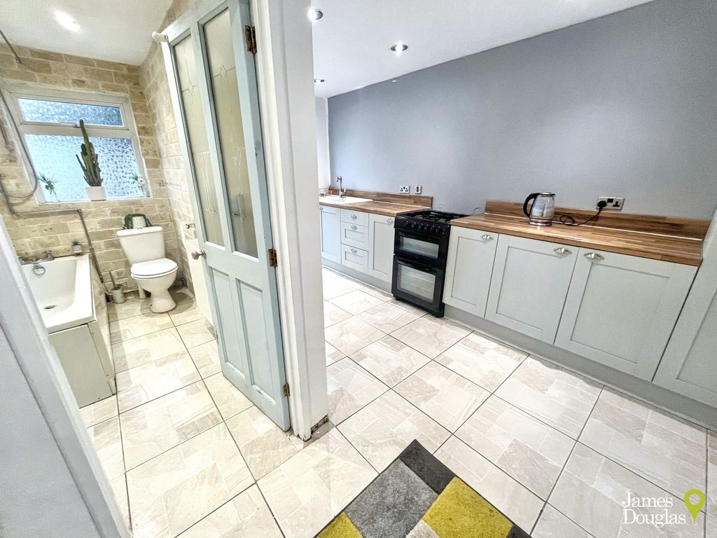 Property photo 2 of 20 Kit2 (1)