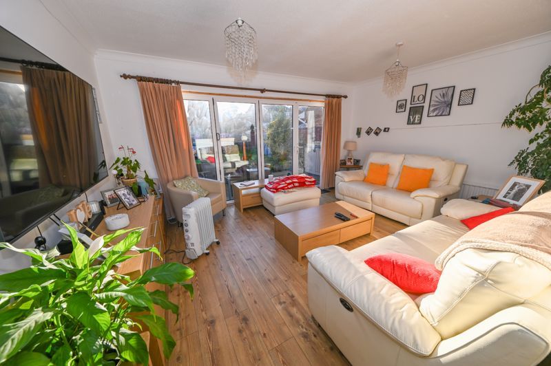 Property photo 2 of 11 Photo 4