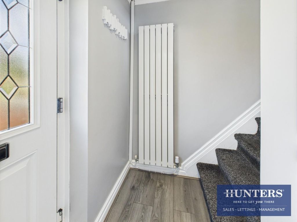 Property photo 2 of 22 Hallway